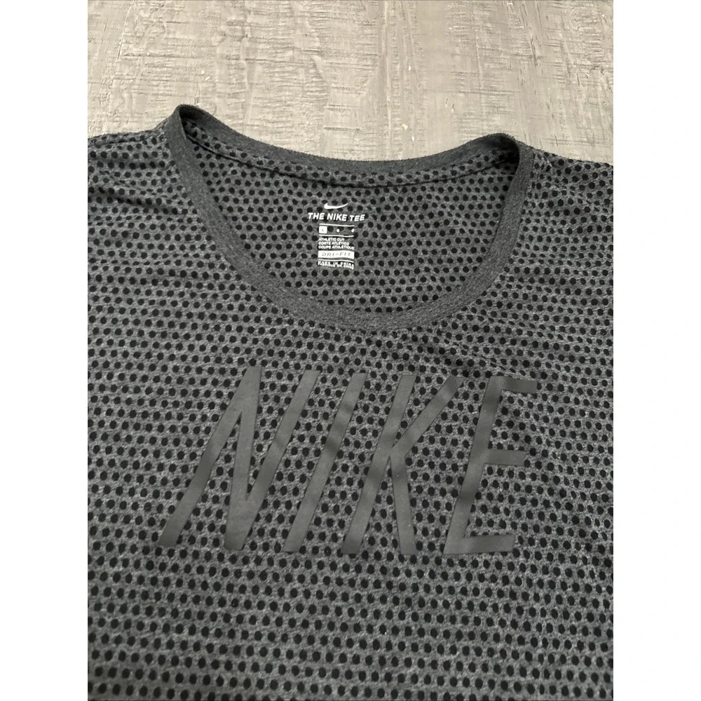 Nike‎ Tee shirt women's Dry fit athletic cut size large black polka dot